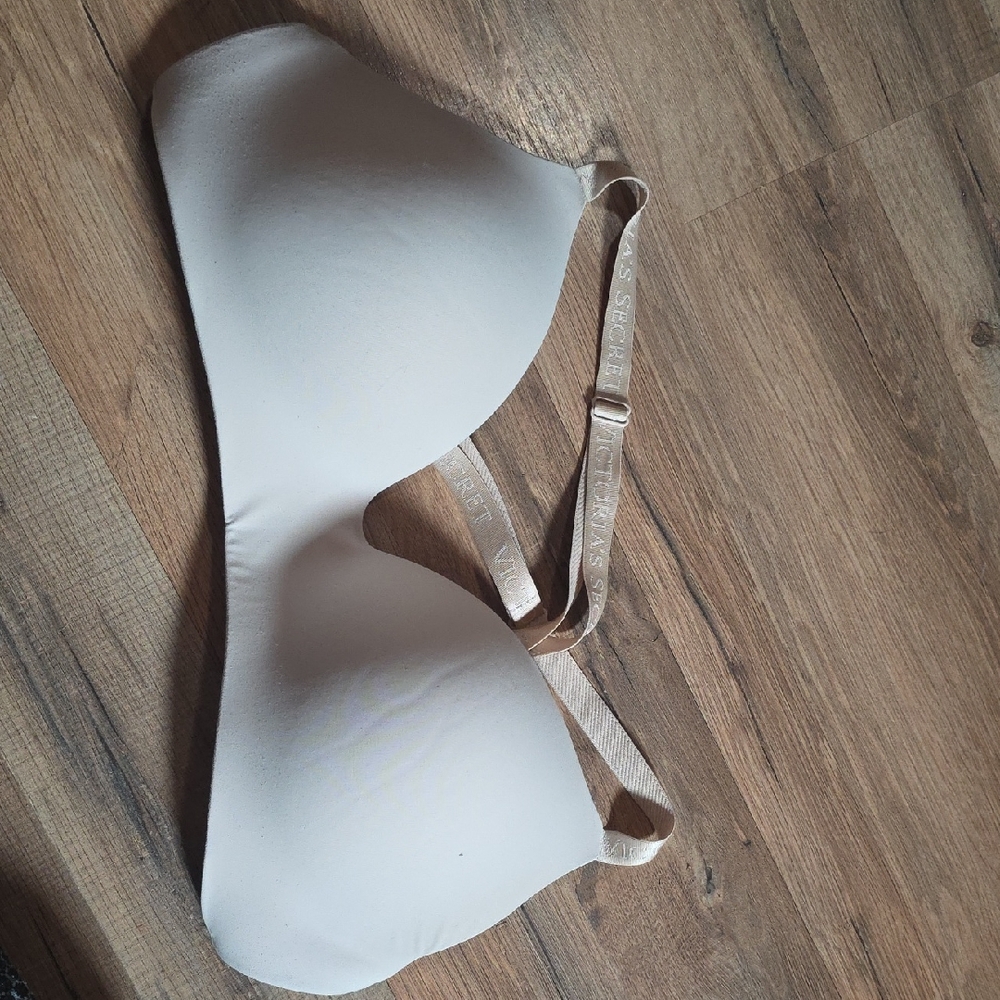Victoria's Secret Cream Bra